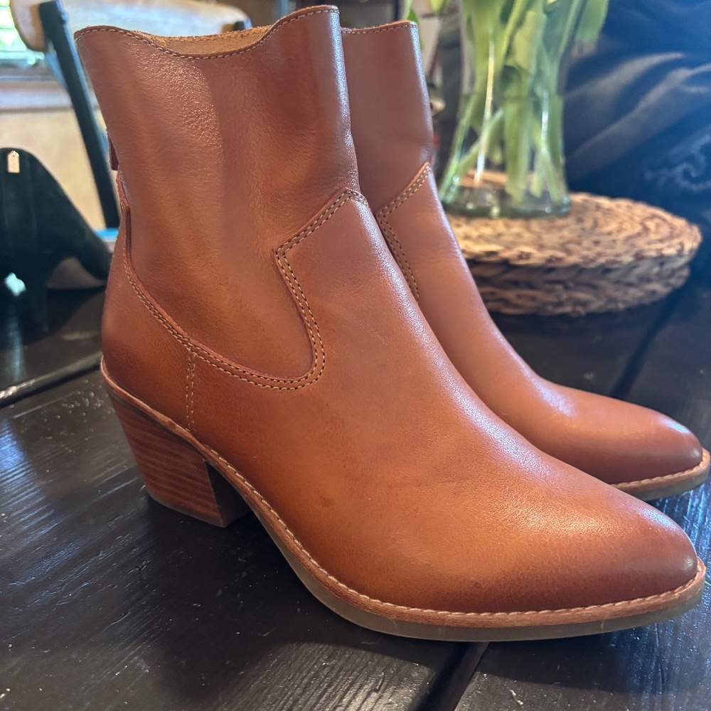 SOFFT Tan Leather Ankle Boots